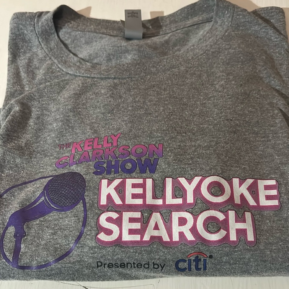 Kelly Clarkson T-shirt really soft from the Kellyoke tour that l worked on!